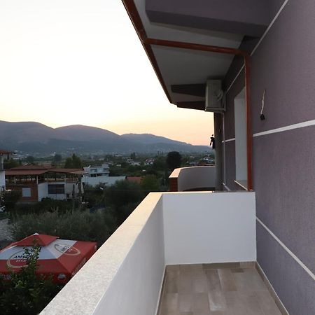 Georgemishel Guest House Berat Zewnętrze zdjęcie