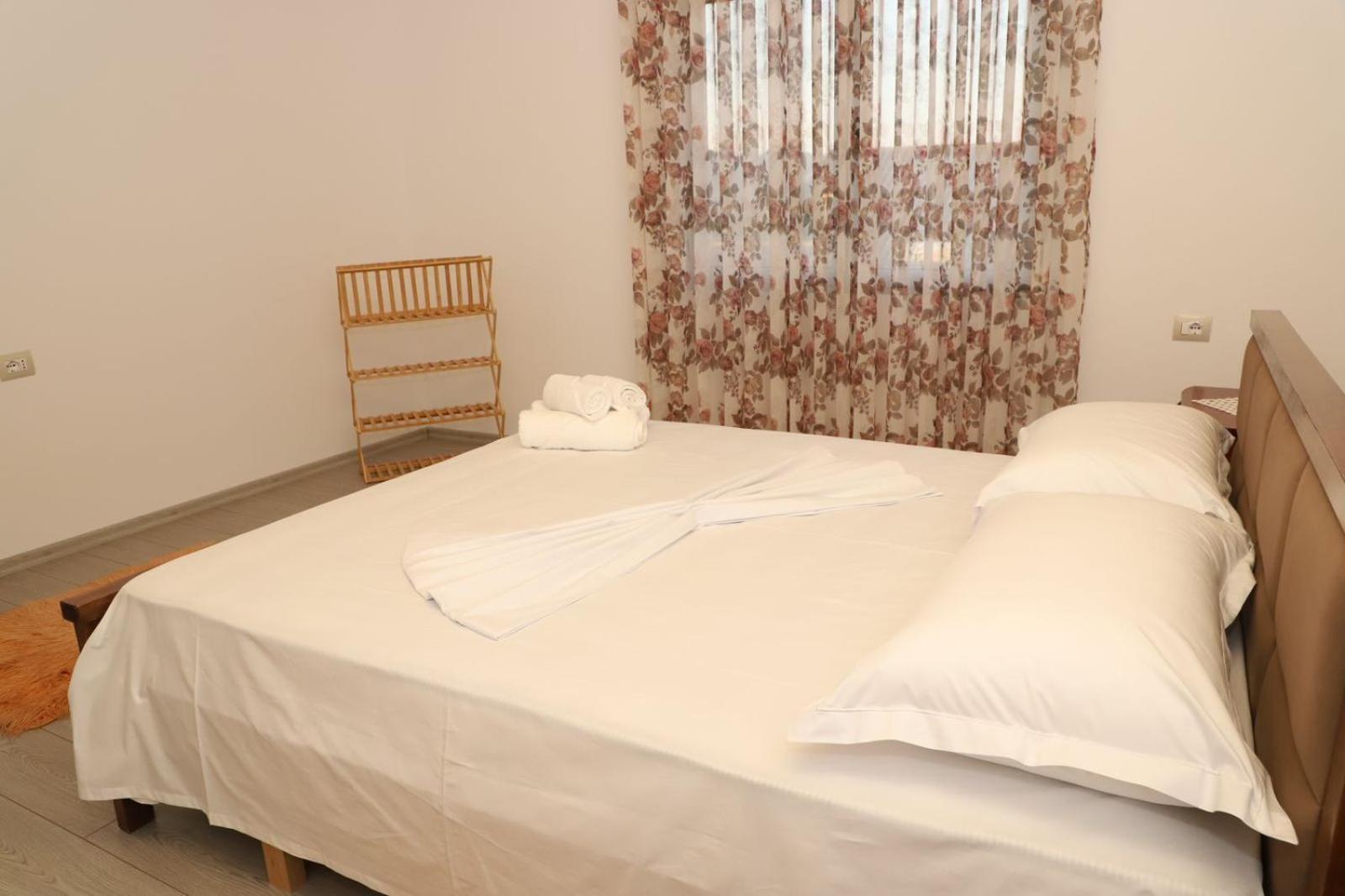 Georgemishel Guest House Berat Zewnętrze zdjęcie