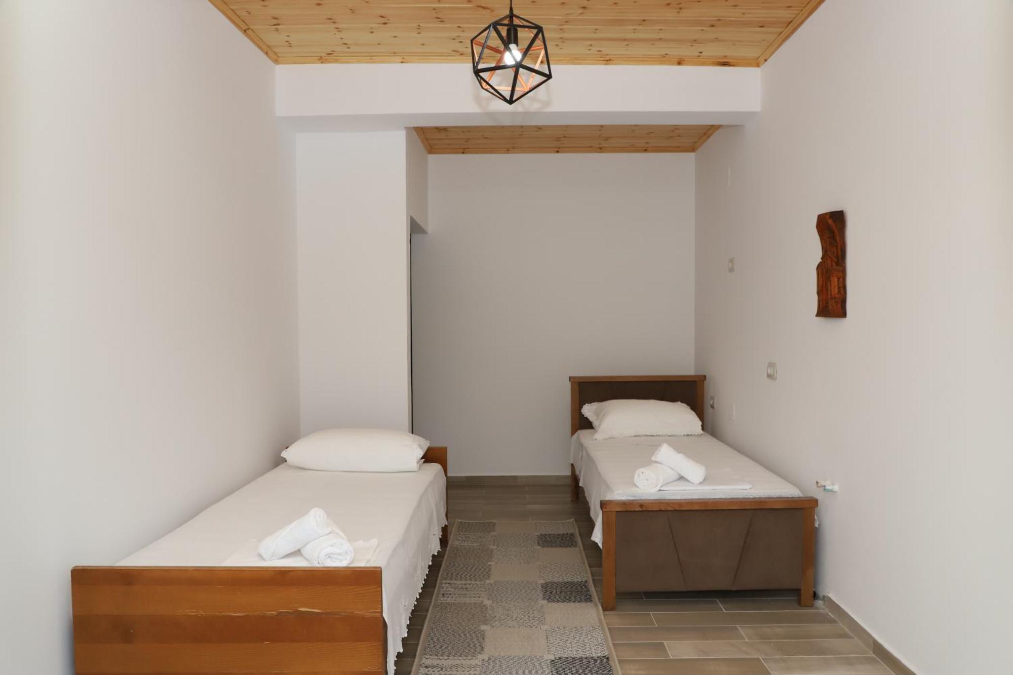 Georgemishel Guest House Berat Zewnętrze zdjęcie