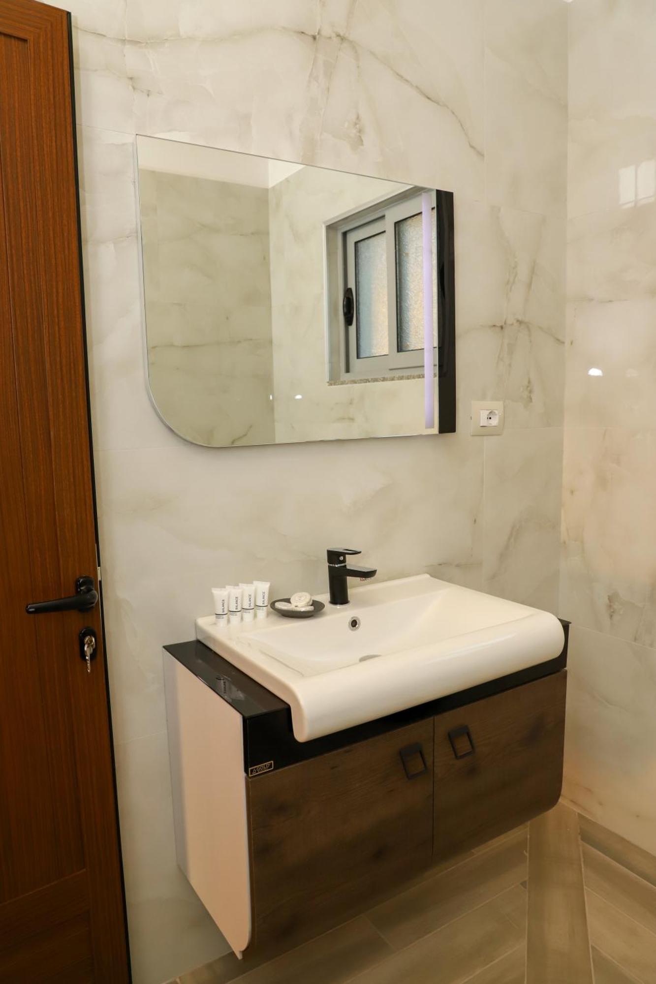 Georgemishel Guest House Berat Zewnętrze zdjęcie