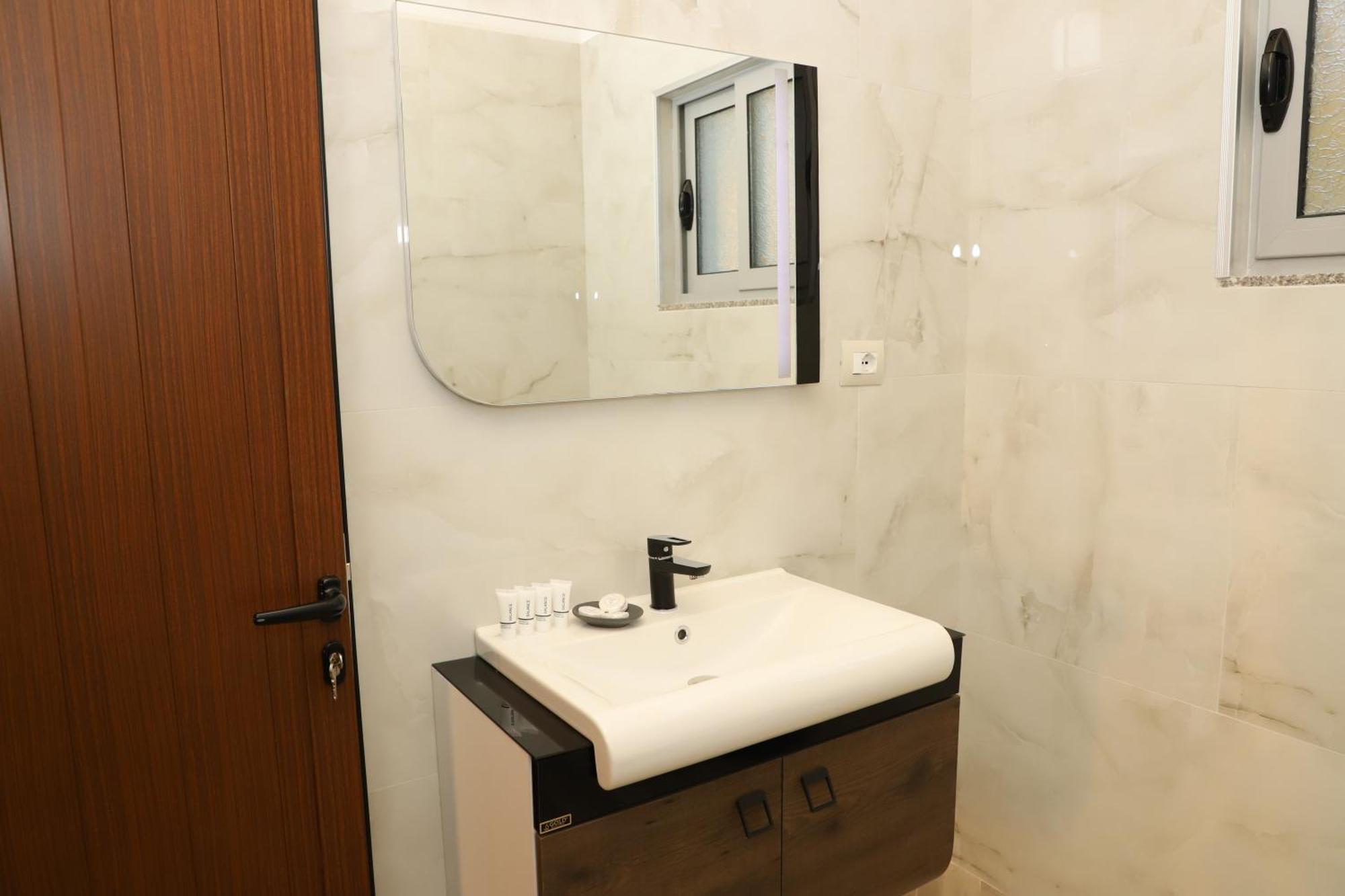 Georgemishel Guest House Berat Zewnętrze zdjęcie