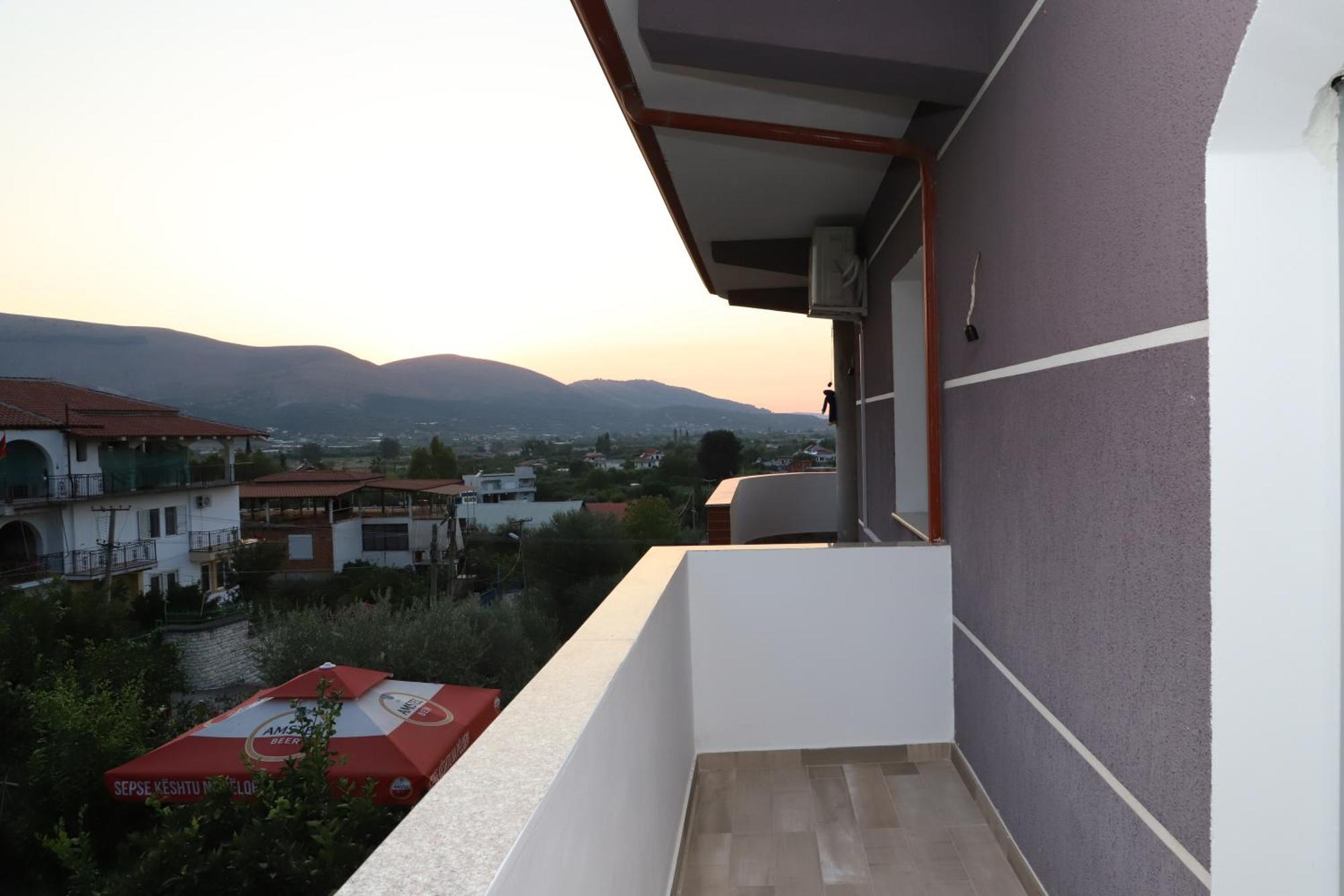 Georgemishel Guest House Berat Zewnętrze zdjęcie
