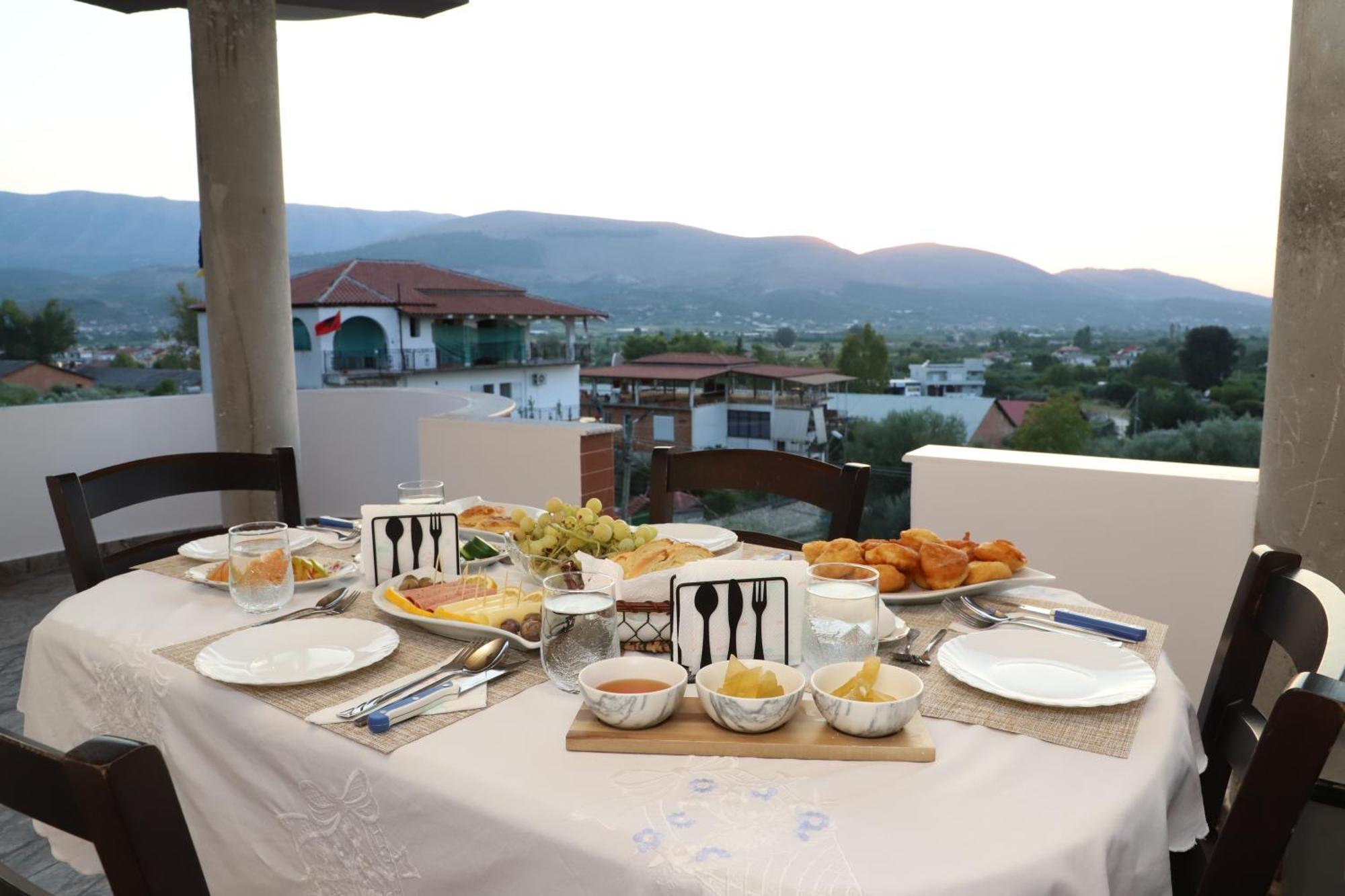 Georgemishel Guest House Berat Zewnętrze zdjęcie