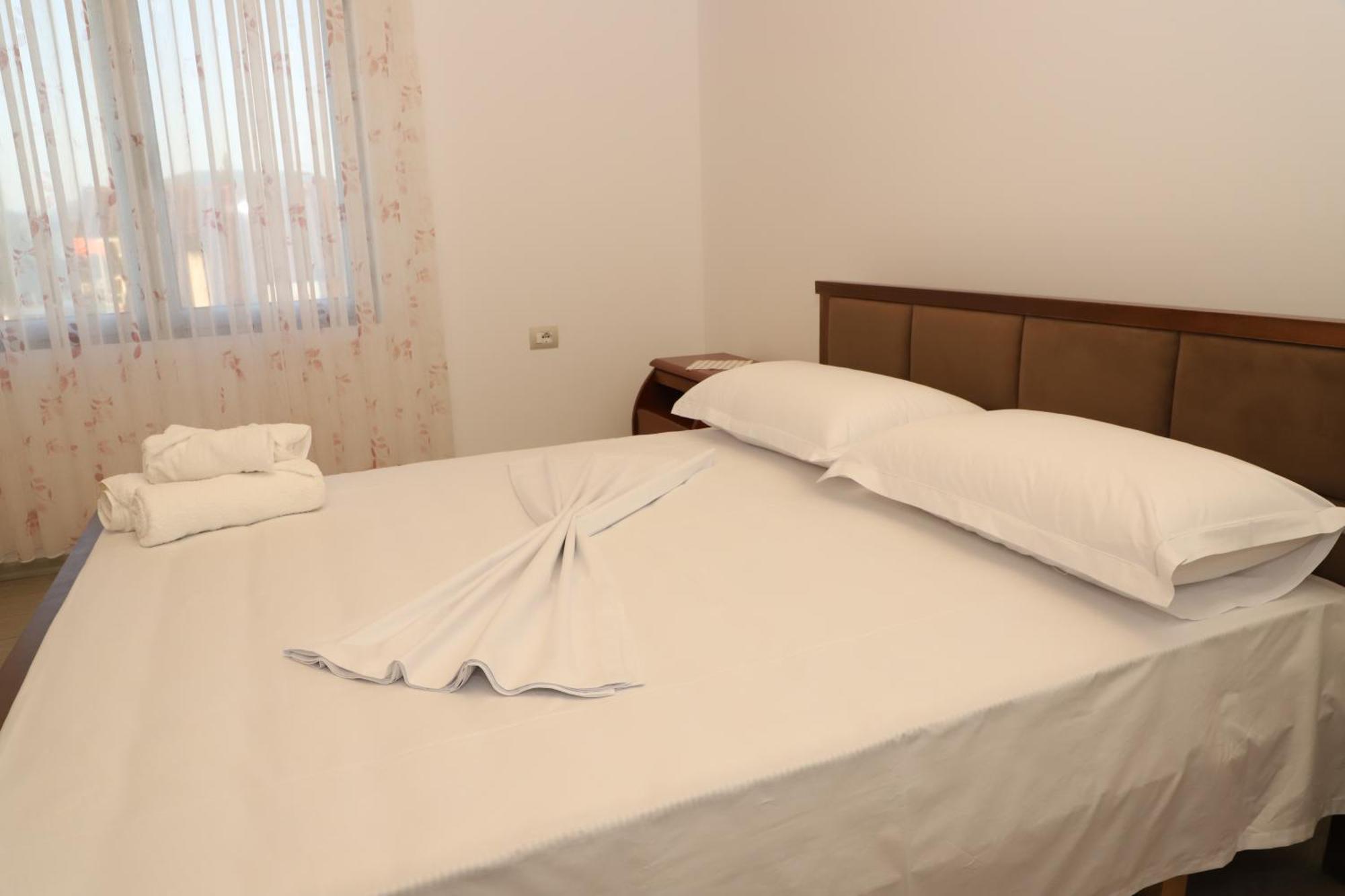 Georgemishel Guest House Berat Zewnętrze zdjęcie