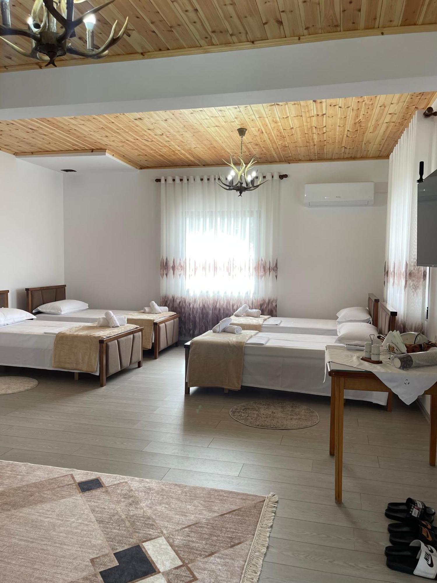 Georgemishel Guest House Berat Zewnętrze zdjęcie