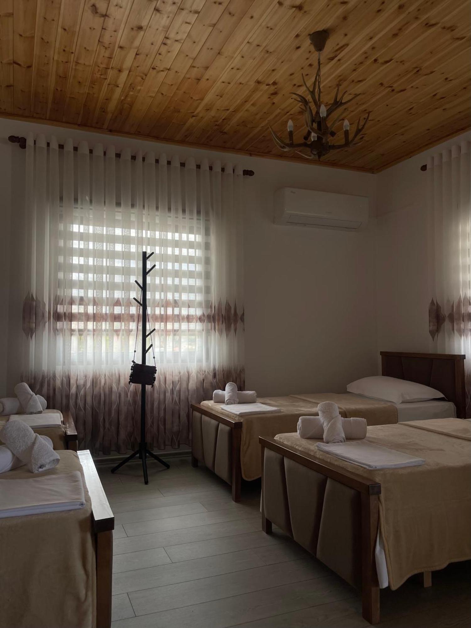 Georgemishel Guest House Berat Zewnętrze zdjęcie