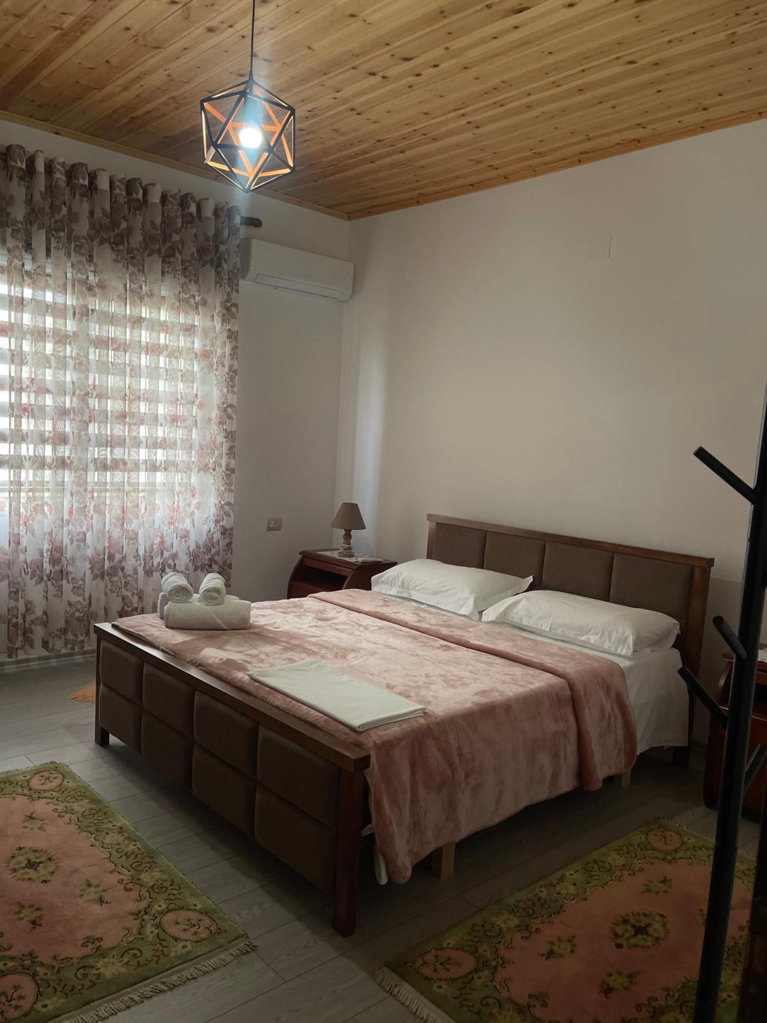 Georgemishel Guest House Berat Zewnętrze zdjęcie