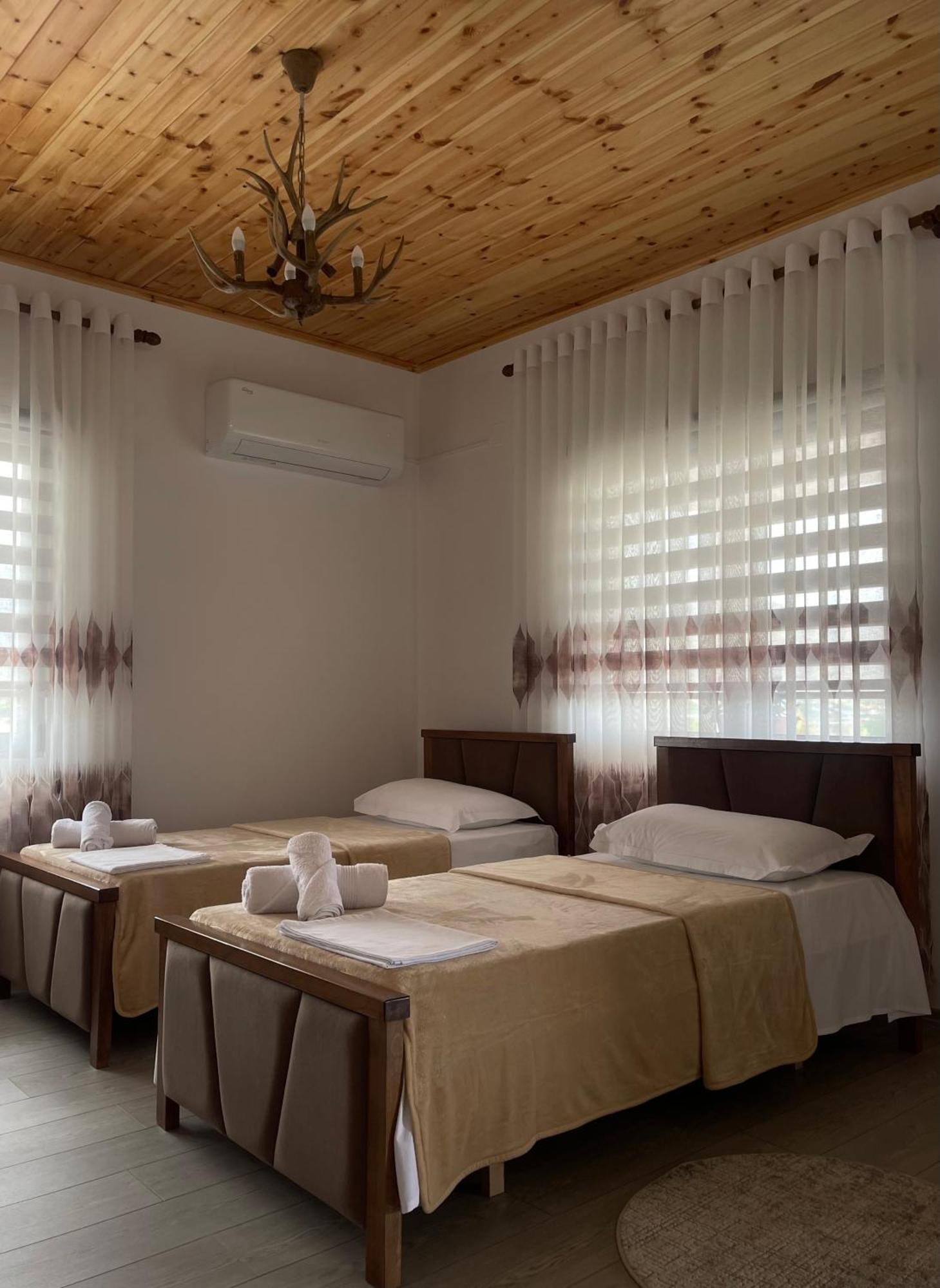 Georgemishel Guest House Berat Zewnętrze zdjęcie